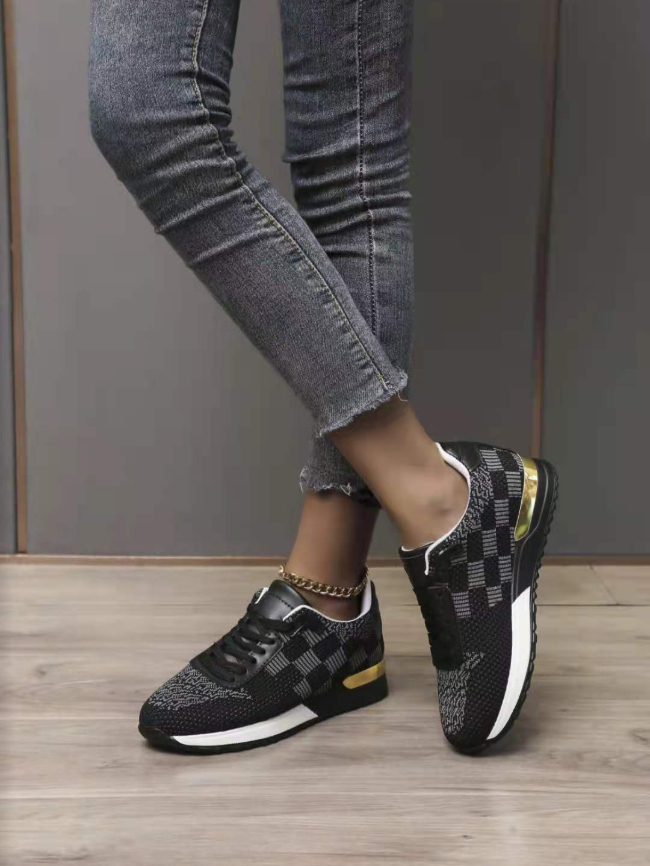 Plaid Lace-up Decor Running Sneakers