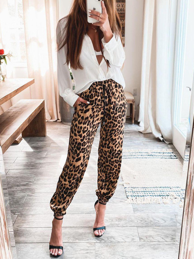 Leopard print elastic waist trousers