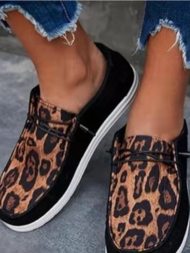 Leopard print lace-up canvas flats