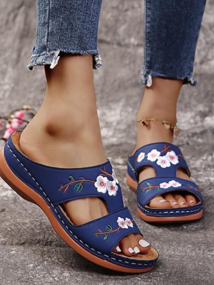 Wholesale Embroidered floral ethnic platform sandals