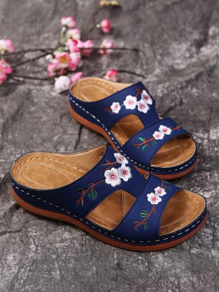 Wholesale Embroidered floral ethnic platform sandals