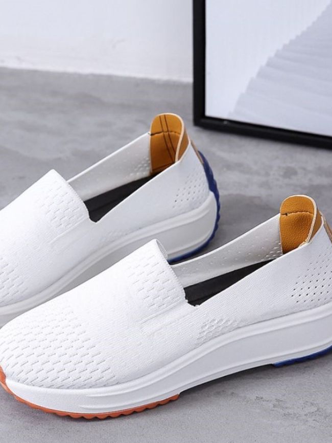 Breathable mesh casual style sports shoes 2