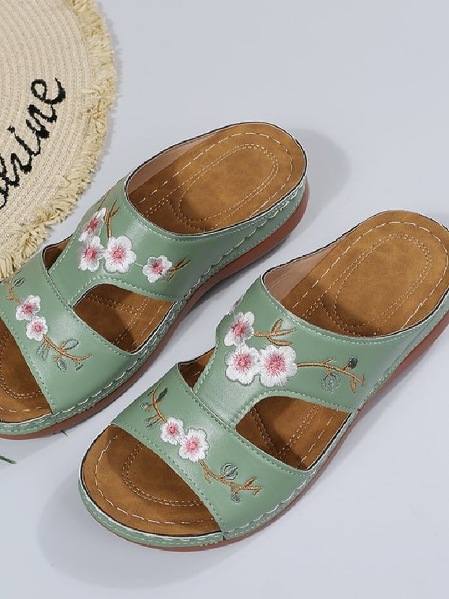 Embroidered floral ethnic platform sandals 0