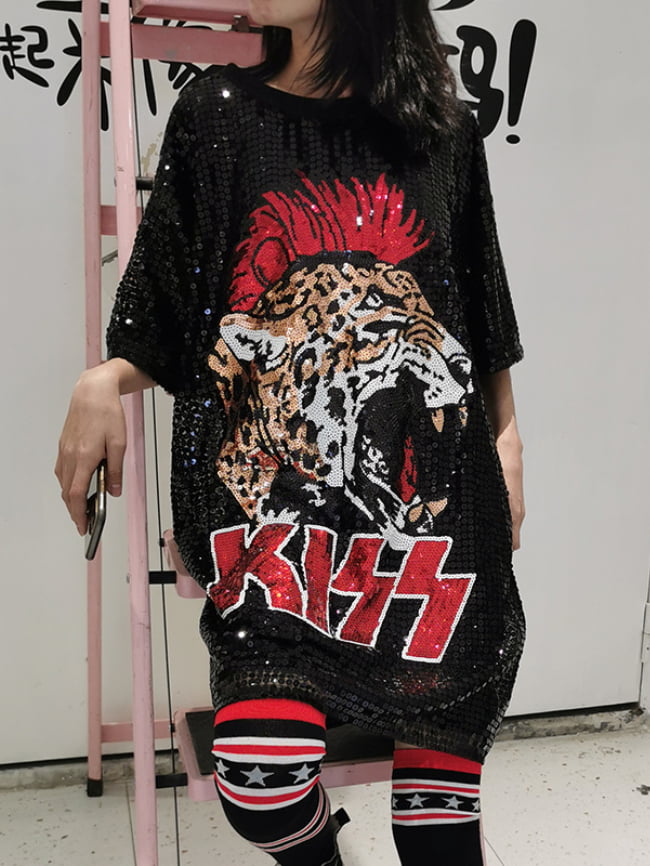 Fashion Graphic Sequin Midi T-Shirt