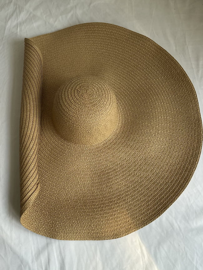 Solid color oversized straw hat 3