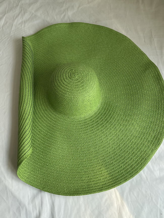 Solid color oversized straw hat 7